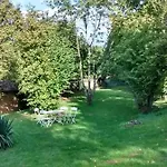 Maisonnette Perchee Au Coeur De La Nature 홈스테이 Allonnes (Sarthe)