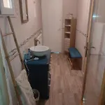 홈스테이 Maisonnette Perchee Au Coeur De La Nature Allonnes (Sarthe)