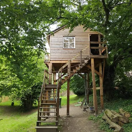 Maisonnette Perchee Au Coeur De La Nature Homestay Allonnes (Sarthe)