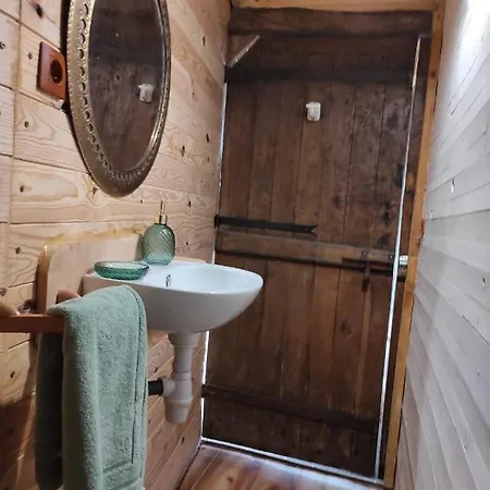 Maisonnette Perchee Au Coeur De La Nature * Allonnes (Sarthe)