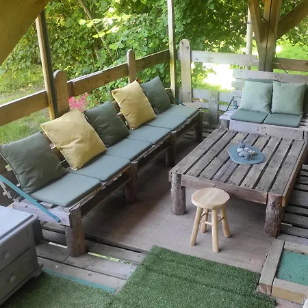 Maisonnette Perchee Au Coeur De La Nature Homestay