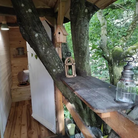 Maisonnette Perchee Au Coeur De La Nature *