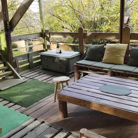 Quarto em Acomodações Particulares Maisonnette Perchee Au Coeur De La Nature Allonnes (Sarthe)