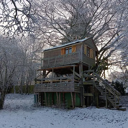 Maisonnette Perchee Au Coeur De La Nature * Allonnes (Sarthe)