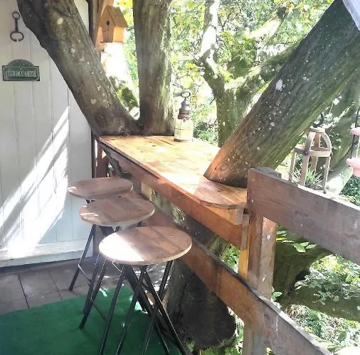 Maisonnette Perchee Au Coeur De La Nature * Allonnes (Sarthe)