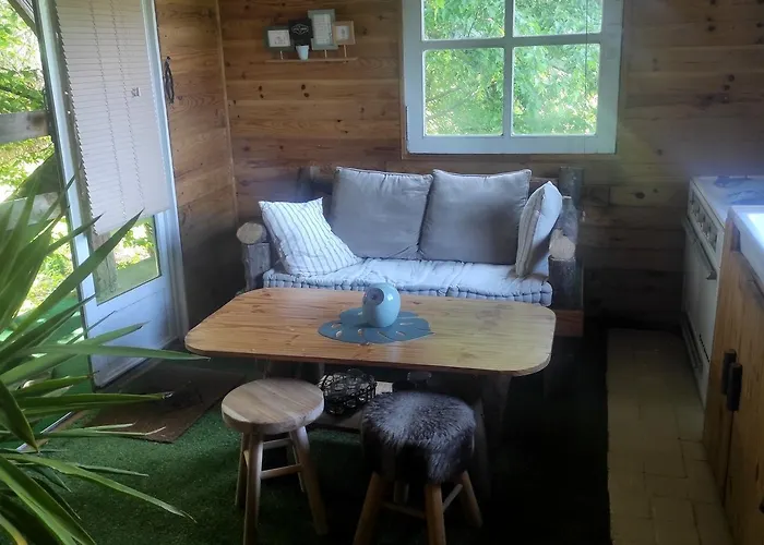 Maisonnette Perchee Au Coeur De La Nature