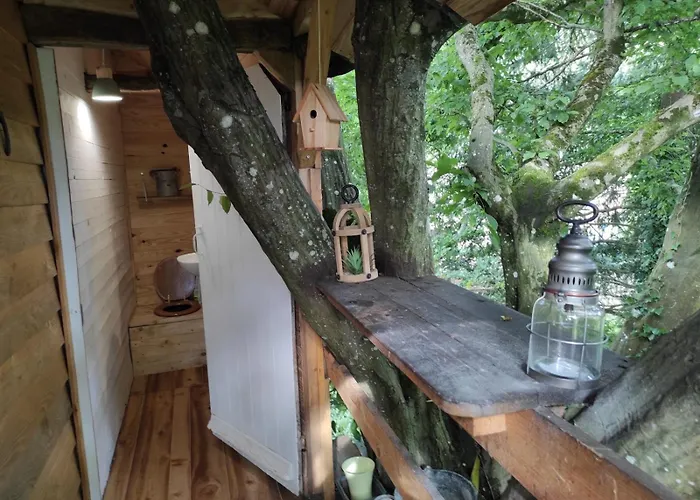 Maisonnette Perchee Au Coeur De La Nature *